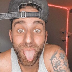 Meet your Posher, Zachary